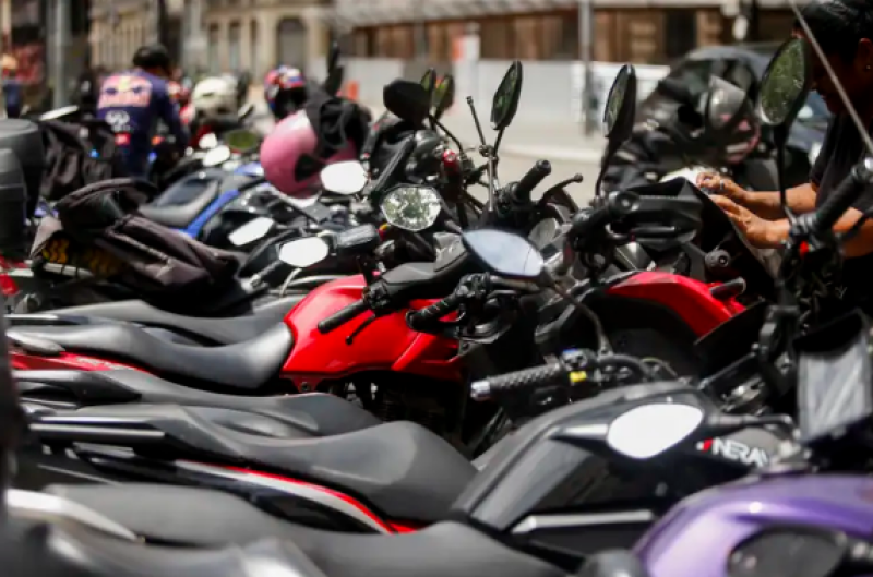 Governa prepara linha de crédito para motociclistas de aplicativo financiarem motos novas