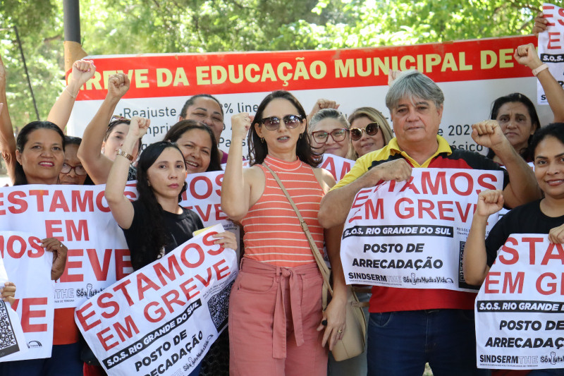 Professores de Teresina mantêm greve mesmo após Justiça determinar suspensão