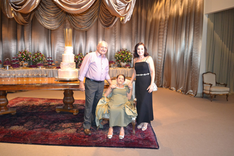 Festa dos 100 anos de dona Maria Borges - (Mauro Veras)