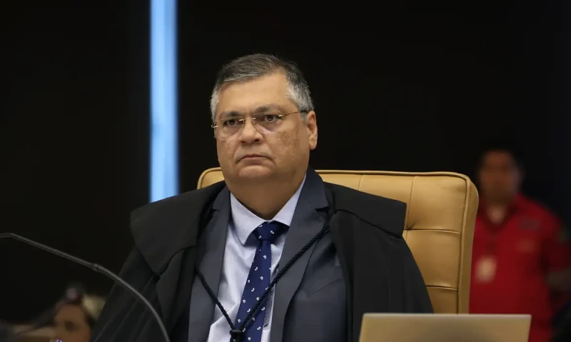 Flávio Dino manda suspender mais de 1,2 mil emendas da saúde por irregularidades