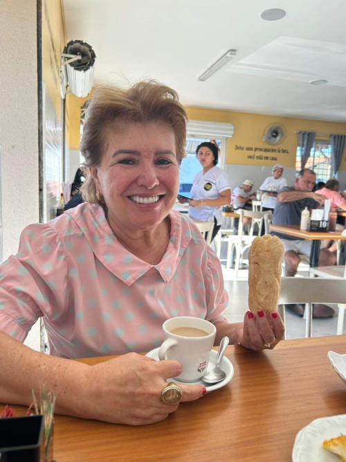 #Café - Um click da querida empresária Fátima Ribeiro, que é teresinense raiz degustando um café no Mercado Mafuá. Chics!!! - (Divulgação)