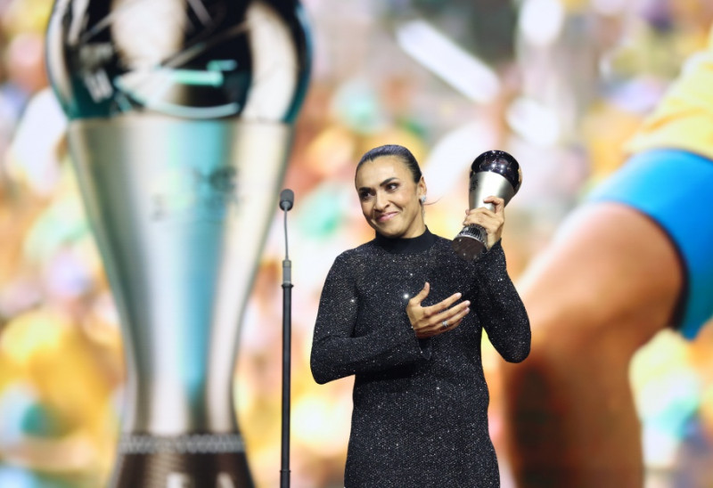 Marta é a primeira jogadora imortalizada em cerimônia do FIFA The Best