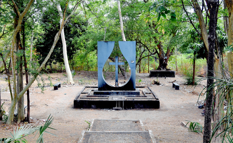 Monumentom em homenagem ao motorista Gregório - (Assis Fernandes/ODIA)