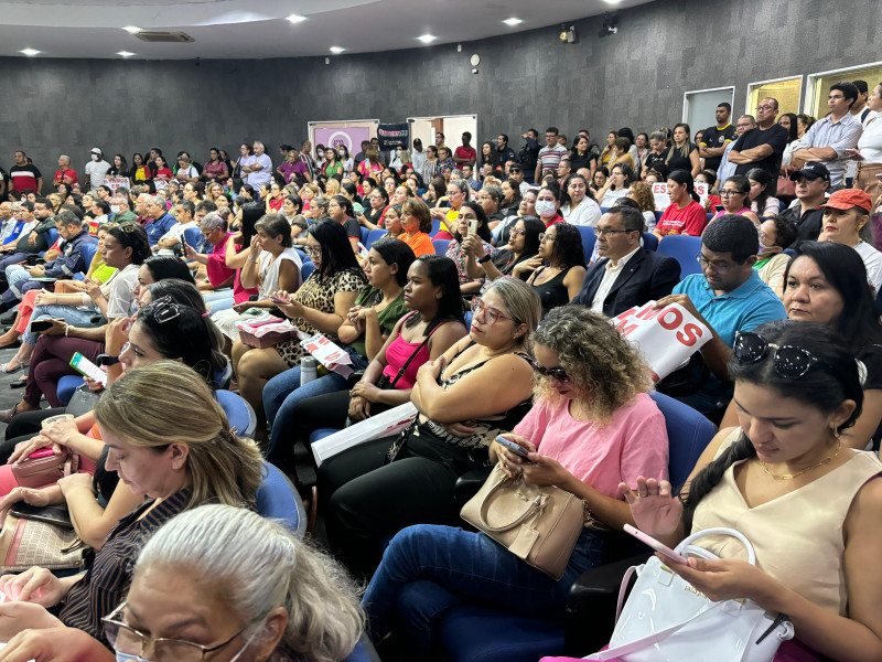 Votação do veto da Prefeitura ao reajuste dos professores é adiada para amanhã - (Ezequiel Araújo/O Dia)