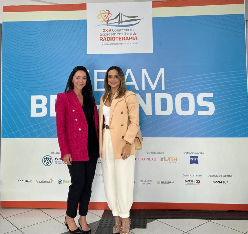 Paula e Ravenna sempre viajam juntas para congressos  - (Arquivo pessoal)