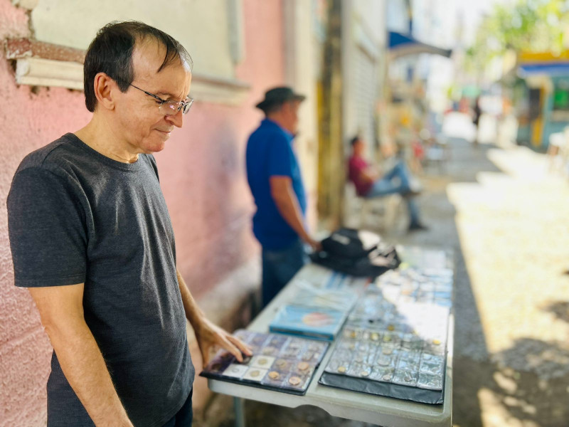 José Mendes, colecionador de moedas - (Emelly Alves/ODIA)