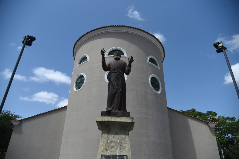 Igreja São Benedito faz 150 Anos: templo possui sinos doados pelo Papa e portas tombadas - (Assis Fernandes/O Dia)