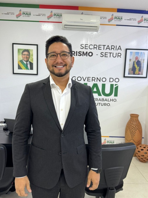 #Novidades - Um click do Secretário do Turismo do Piauí, José Neto Monteiro, fica empolgado e abre o sorriso quando fala sobre ações, estratégias e projetos que têm sido desenvolvidos com o intuito de alavancar ainda mais o potencial turístico piauiense. Vem muita coisa boa por aí. Chics!!! - (Arquivo Pessoal)