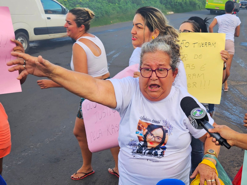  Luzia Ribeiro, mãe de uma da vítimas.  - (Jailson Soares/O Dia)