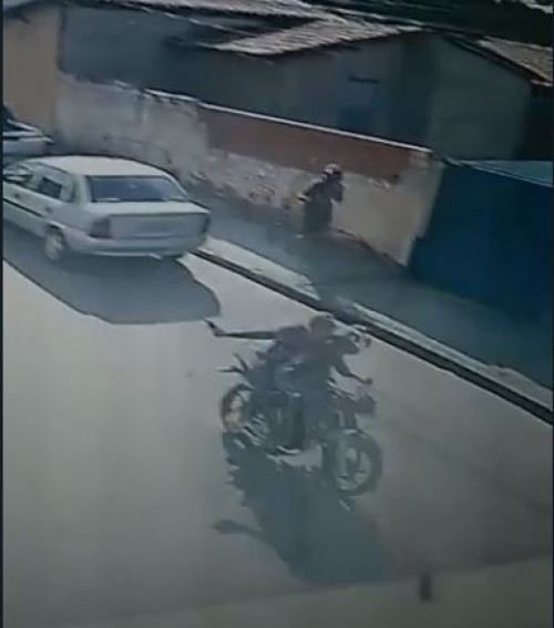 VÍDEO: velório de jovem morta em acidente termina em arrastão e tiroteio em Teresina