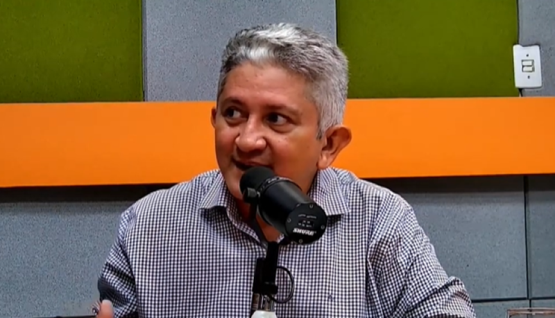 Economista Francisco Souza em entrevista ao Sistema O Dia.  - (O DIA)