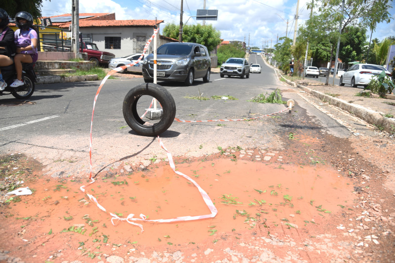 Buracos causam transtornos a motoristas na zona Sul de Teresina