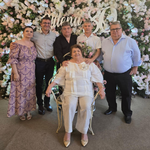 #80Anos - Um click da aniversariante Nilena Monteiro Araujo, que foi comemorado em grande estilo no domingo (24) com os filhos, família e amigos reunida em em grande estilo em Bufett  badalado. Chics!!! - (Luciêne Sampaio)