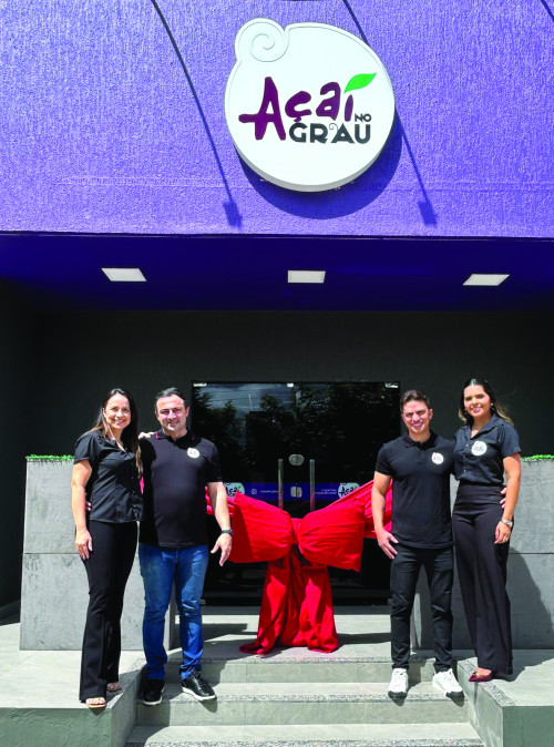 Registro dos empresários Sandra Rocha, David Lages, Daniel Rocha e Juliana Galvão; donos da franquia de açaí genuinamente piauiense, inaugurando extensão da Fábrica e nova sede administrativa. A empresa já possui mais de 70 franquias no Brasil . Sucesso à eles!  - (Arquivo Pessoal)