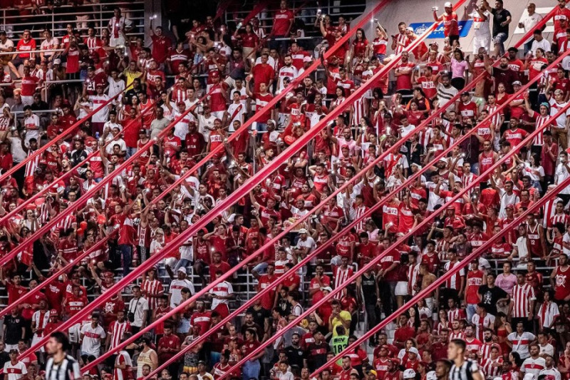 CRB tenta erguer a taça pela primeira vez. - (Francisco Cedrim/CRB)