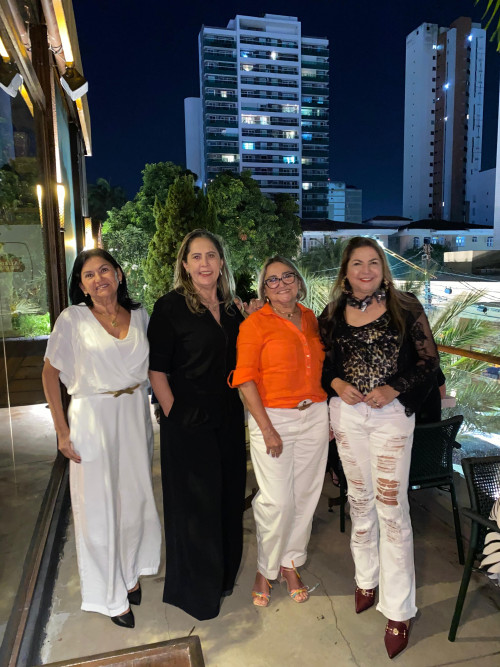 #Nigth - Um click com as queridas Fátima, Arlene Mesquita e Magnólia Soares de Macedo em Fortaleza / Ceará. Chics!!! - (Luciêne Sampaio)