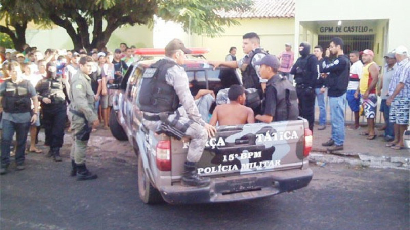 Adolescentes foram apreendidos pouco depois do crime e população tentou invadir a delegacia - (Divulgação/Polícia Militar)