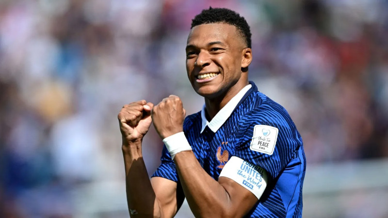 Mbappé e namorada: astro foca em Copa do Mundo 2026