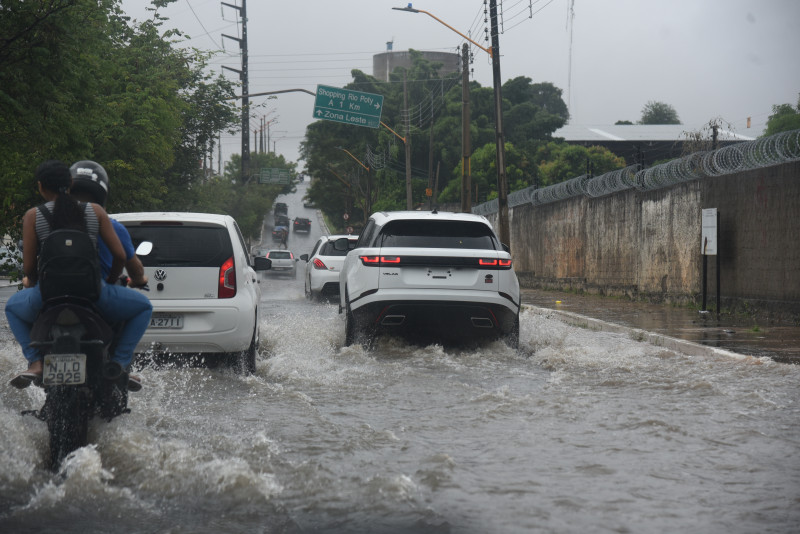 Prefeitura monta plano emergencial para o período chuvoso em Teresina