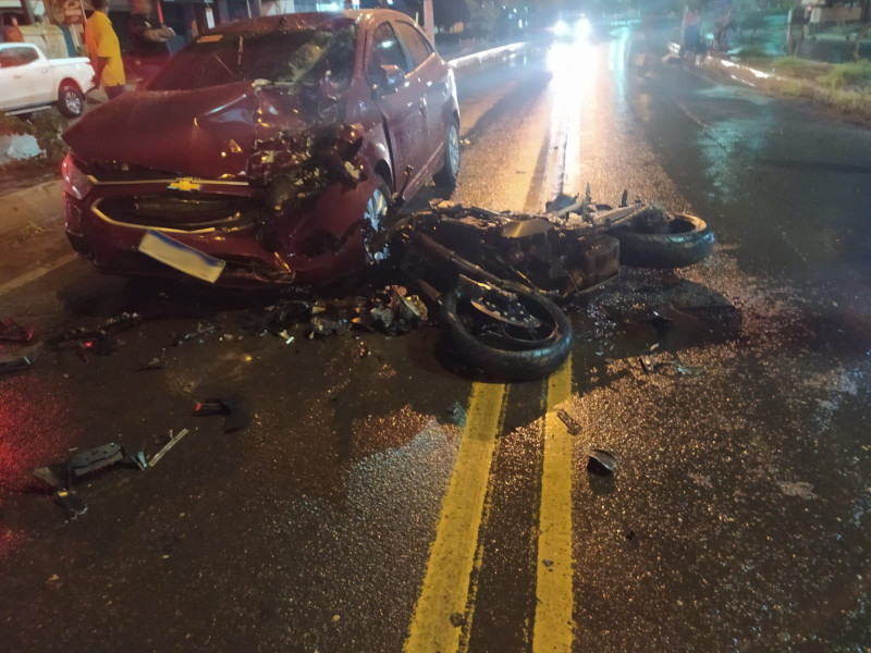 Motociclista morre ao colidir com carro na BR-316 em Picos - (Divulgação/PRF-PI)