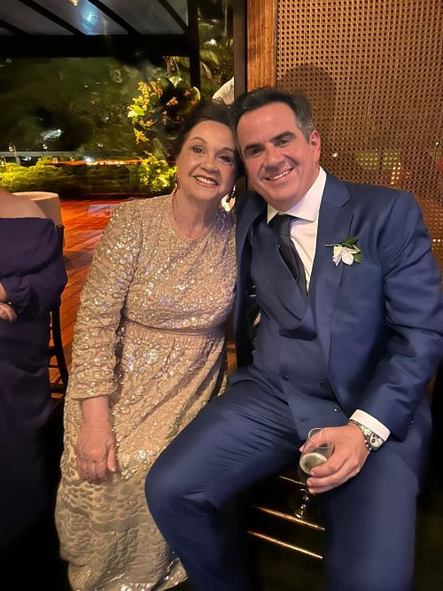 #Mãe&Filho - Um click dos queridos Eliane Nogueira com o filho, o senador Ciro Nogueira, no casamento de Maria Eduarda Nogueira & Victor Lazarte. Chics!!! - (Divulgação)