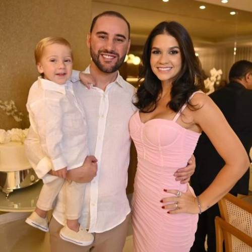 #Family🎊 Um click dos queridos José Patrício Rocha e Camila Furtado Rocha o filho Ivaldo Neto em evento badalado. 📸 @gustavocteixeirafotografia - Chics!!! - (Arquivo Pessoal)