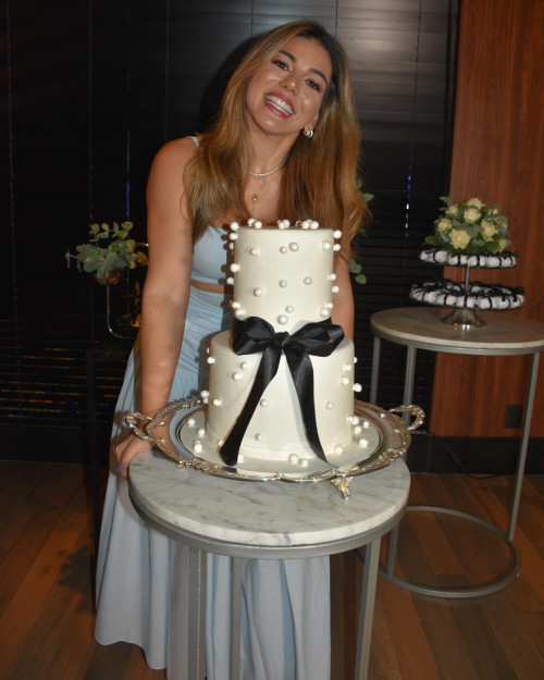 Parabéns para a empresária Fernanda Rios!!! Que comemorou a data com uma belíssima festa em restaurante badalado em Teresina. Chics!!! - (Divulgação)