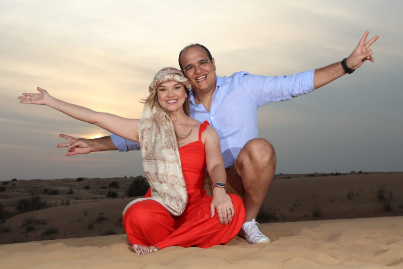 #Ensaio no deserto de Dubai - Um click do Dr. Carlos Tajra & Rafaella Vitale em ensaio no @sonara_camp Camping número 1 de Dubai. Chics!!! - (Divulgação)