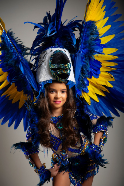 Modelo mirim Sofia Moraes, de 8 anos, conquista o Miss Universo - (Reprodução/Breno Andrade)