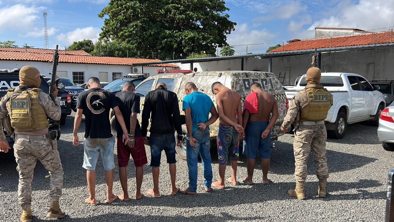 Criminosos foram conduzidos à sede do DRACO - (Divulgação / Polícia Civil - PI)