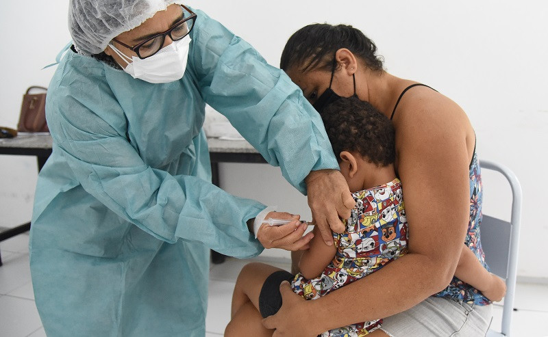 criança, saúde, vacina - (Assis Fernandes/O Dia)