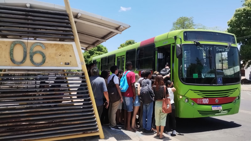 Alunos voltaram para casa após queda de energia na UFPI - (Arquivo Pessoal / Fábio Andrade)