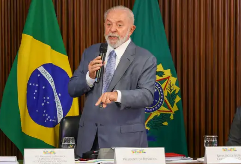 Bolsonaro é um “covardão”, diz Lula sobre suposta tentativa de golpe de Estado