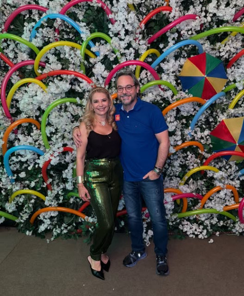 #Carnafeijão -- Um click dos queridos Lysbela Freitas & Luciano Koury, na Festa do Rotary Club de Teresina Fátima em tarde beneficente com o Tema - Carnafeijão 2025, realizado em espaço badalado. Chics!!! - (Luciêne Sampaio)