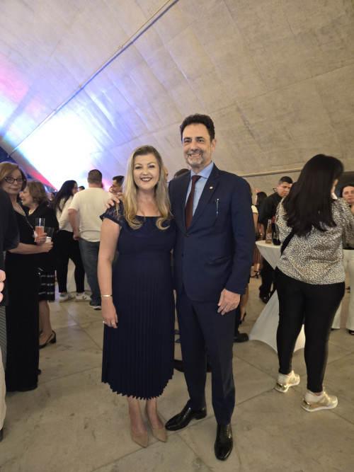 #Festa - Um click dos queridos advogados Milena Wydra & Fabio Frederico no Aniversário da Independência do México no @memorialdaamericalatina. Chics!!! - (Luciêne Sampaio)