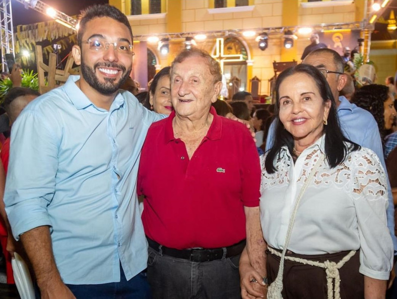 Mão Santa é nomeado secretário imediato do prefeito Novo Francisco, em Parnaíba