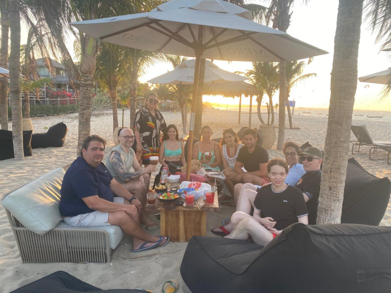 #Family - Um click da querida Magnólia Soares Melo com a família reunida com amigos em Barra Grande/ Piauí. Chics!!! - (Arquivo Pessoal)