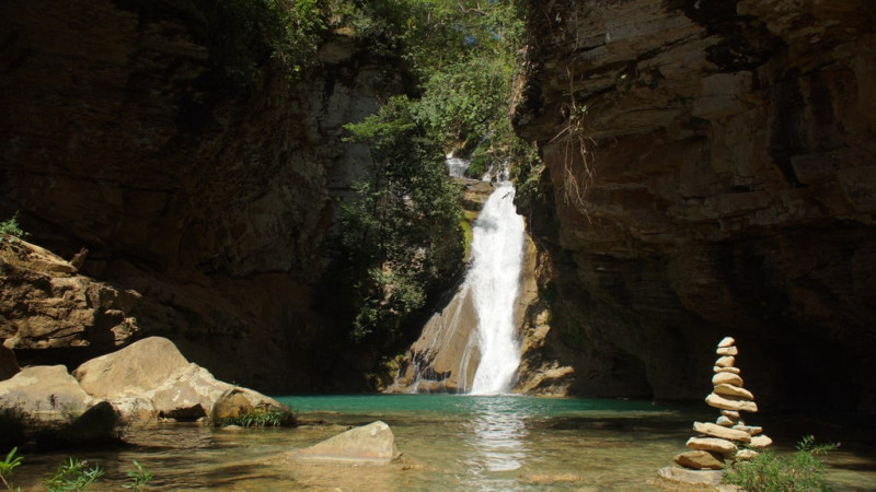 Menino de sete anos morre afogado na Cachoeira do JK