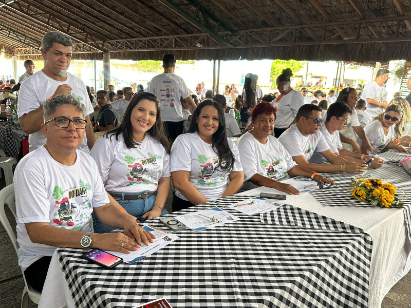 Colunista Social de Miguel Nilo Araújo, advogada Thainá Mota, empresária Cleide Coelho (madrinha da feijoada) e Dra. Fátima Sampaio (madrinha da feijoada) fizeram parte do júri que escolheu o Garoto e Garota Feijoada. - (Daniel Cardoso)