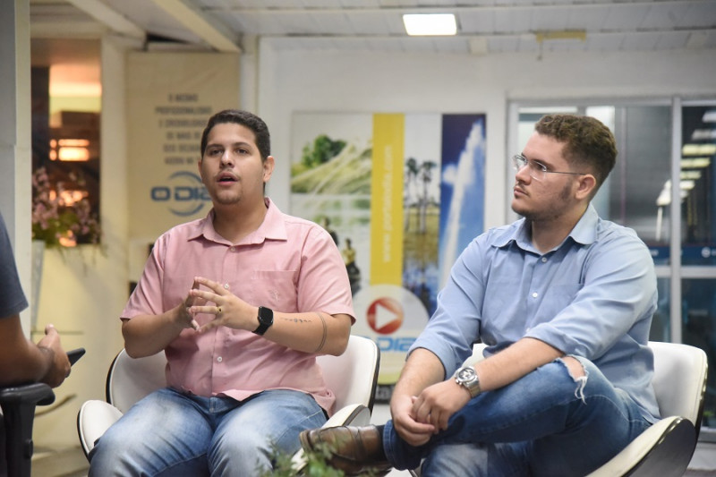 Yuri Chaves, advogado (à esquerda) e Amiel Barros, empresário (à direita). - (Assis Fernandes / O Dia)
