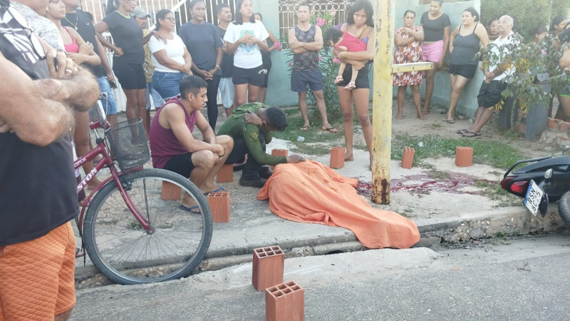 Jovem morre após colidir motocicleta contra estrutura metálica na zona Sul de Teresina