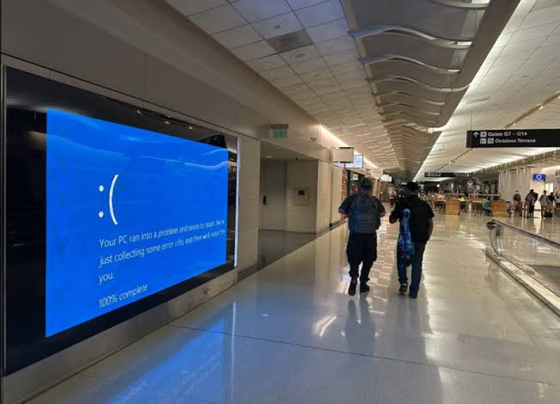 Apagão cibernético: falha em software atrasa voos e prejudica serviços bancários