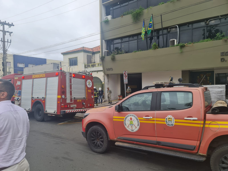Princípio de incêndio atinge antigo prédio da Telepisa e uma pessoa fica ferida - (Divulgação/Corpo de Bombeiros do Piauí)