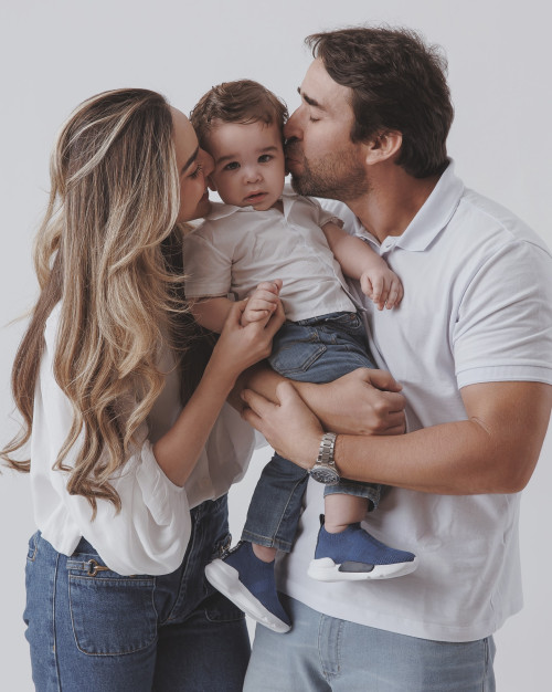 #Aniversário - O deputado estadual Marden Menezes e sua amada Mariel Oliveira comemoraram o primeiro ano do filho Tomaz (5/8). Parabéns!!! - (Divulgação)