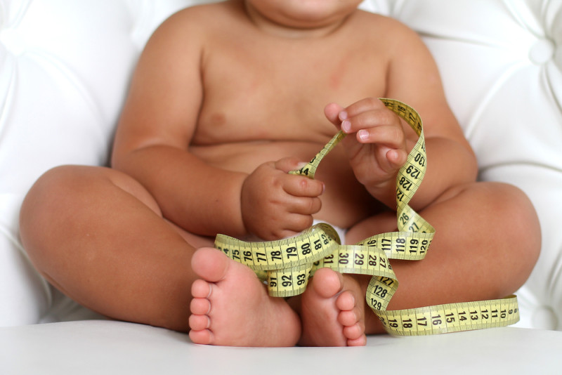 Sedentarismo, má alimentação e uso excessivo de telas contribuem para obesidade infantil - (Reprodução/Shutterstock)