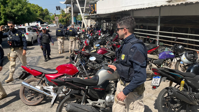 Operação Hircus: polícia apreende veículos roubados no Centro de Teresina - (Victor Costa/O Dia)