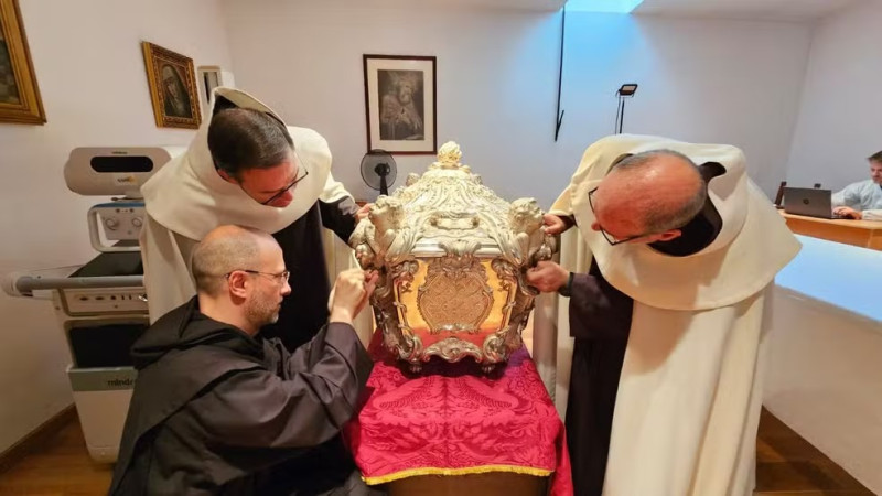 Teresa de Ávila corpo é exumado 442 anos após morte da santa - (Ordem do Carmelo/Diocese de Ávila)