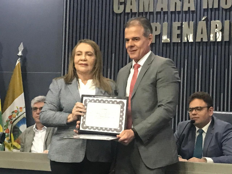 Mário Lacerda, diretor do Sebrae, recebe título de cidadão teresinense na Câmara
