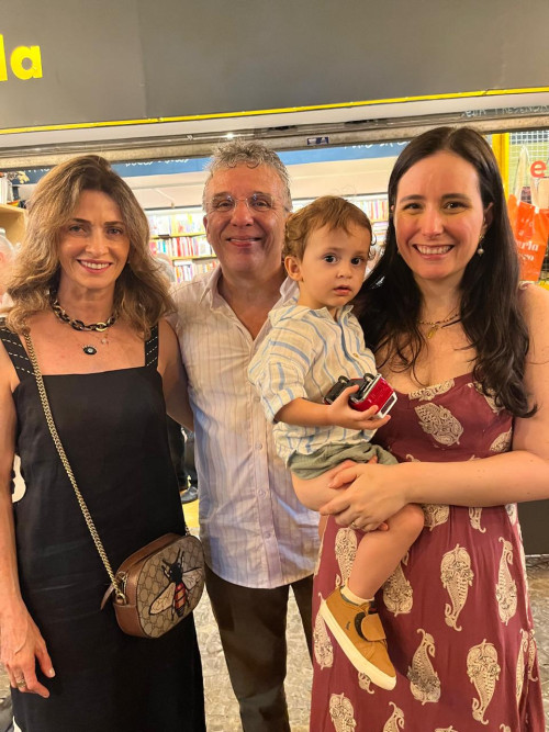 #Family - Um click dos queridos Lavínia Brandão & Nelson Nery Costa com a nora Fernanda Balbuena e o neto Arthur em família. Chics!!! - (Arquivo Pessoal)