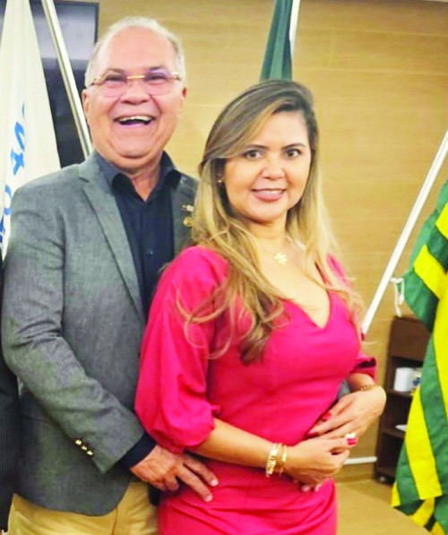 Rosvaldo Duarte (novo presidente do Rotary Clube Teresina Norte) e sua esposa Iraniva (dama rotária). - (Arquivo Pessoal)